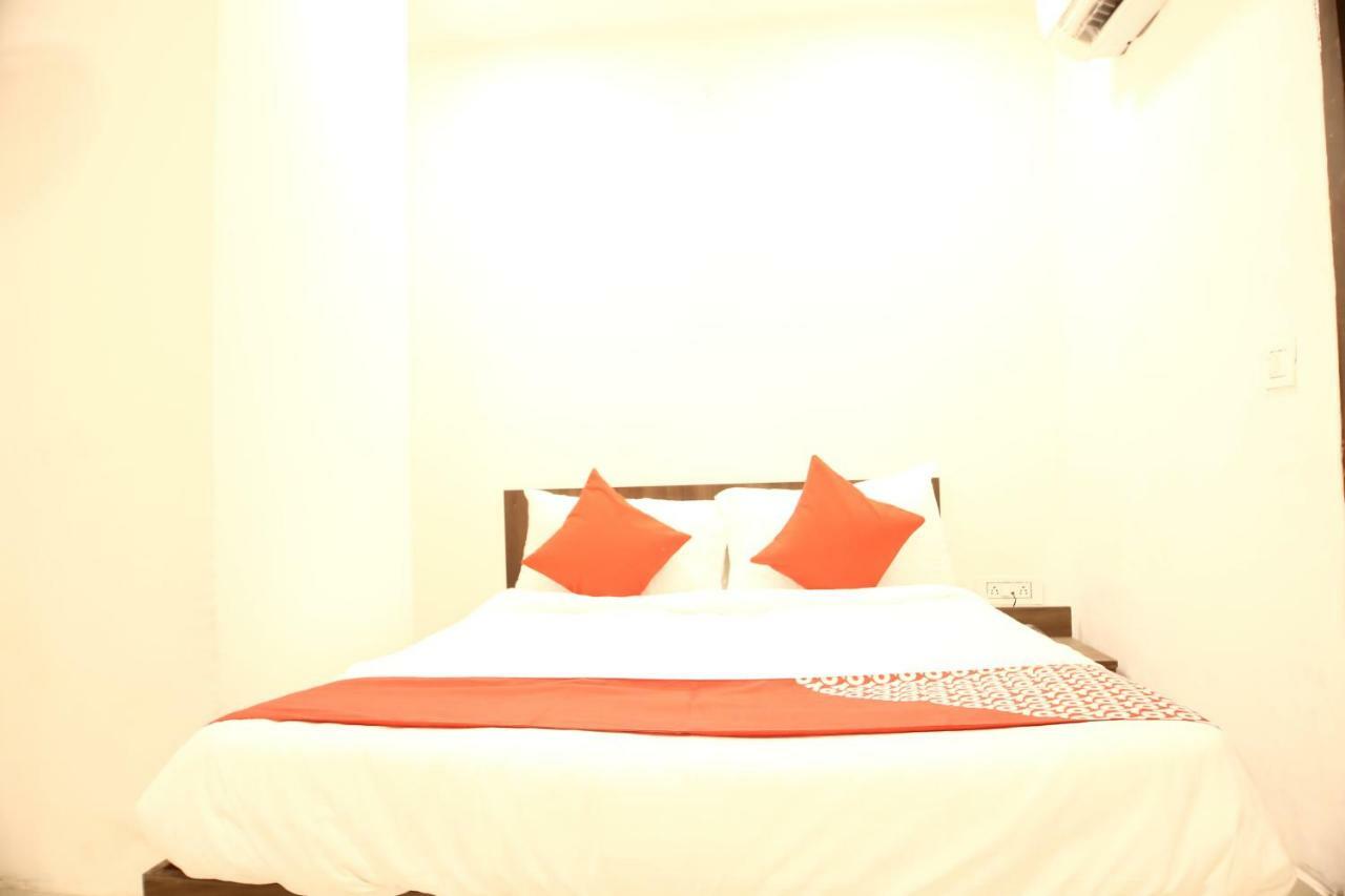 Oyo Flagship 29984 Seven Heaven 3* New Delhi