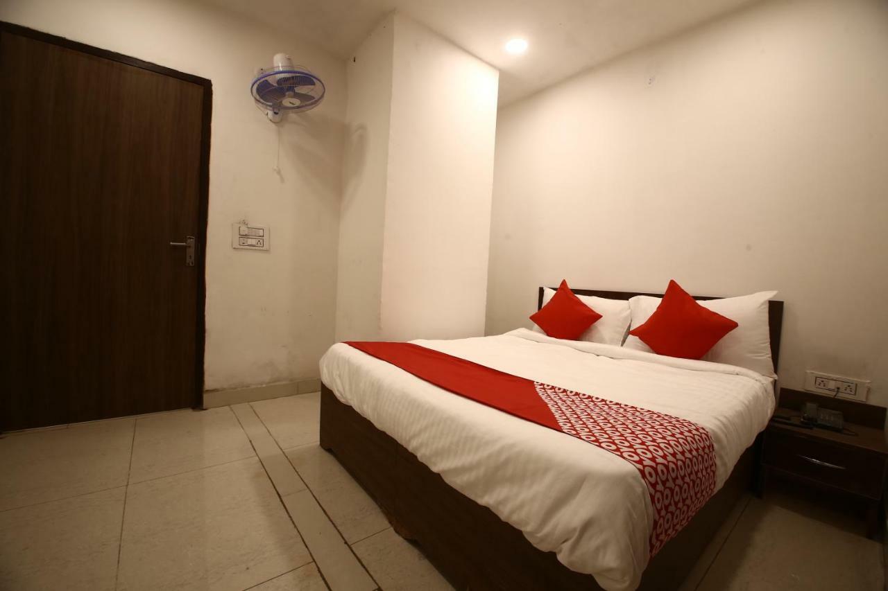 Hotel Oyo Flagship 29984 Seven Heaven 3*